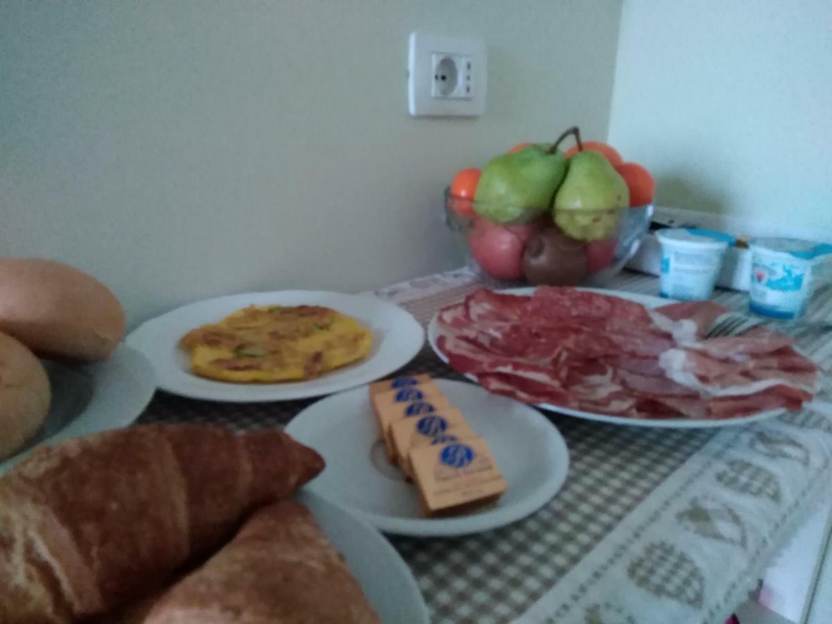 Il Vicolo 48 Bed and Breakfast Pesaro Buitenkant foto